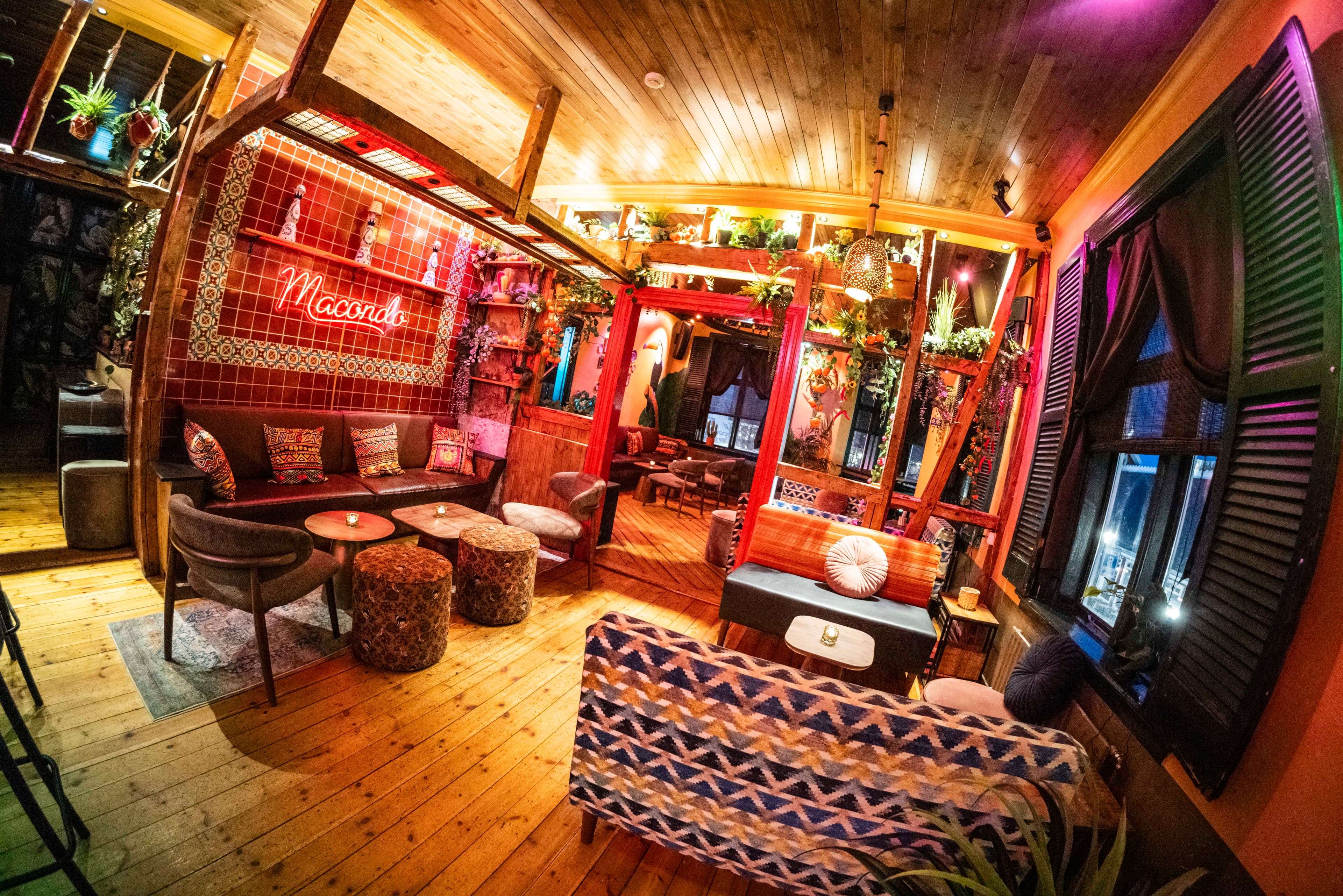 Macondo bar mynd 7